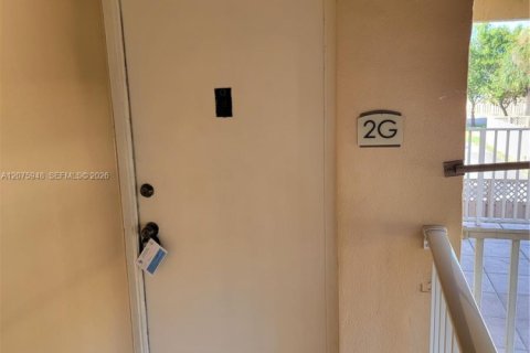 Copropriété à louer à Doral, Floride: 1 chambre, 72.46 m2 № 2317627 - photo 2