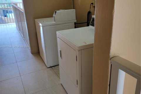 Copropriété à louer à Doral, Floride: 1 chambre, 72.46 m2 № 2317627 - photo 17