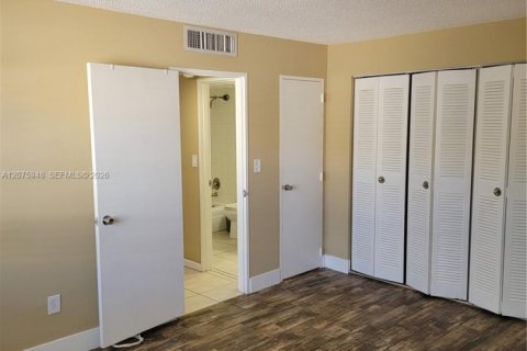 Copropriété à louer à Doral, Floride: 1 chambre, 72.46 m2 № 2317627 - photo 10
