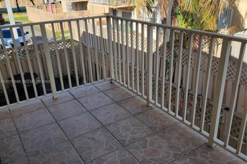 Copropriété à louer à Doral, Floride: 1 chambre, 72.46 m2 № 2317627 - photo 16