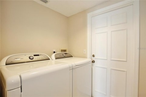 Casa en alquiler en Kissimmee, Florida, 4 dormitorios, 206.71 m2 № 1906833 - foto 24