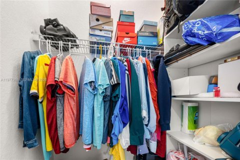 Adosado en venta en Miami, Florida, 4 dormitorios, 156.08 m2 № 2042612 - foto 19