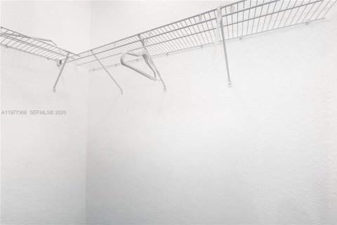 Adosado en venta en Miami, Florida, 4 dormitorios, 156.08 m2 № 2042612 - foto 26