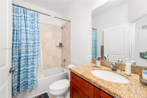 Adosado en venta en Miami, Florida, 4 dormitorios, 156.08 m2 № 2042612 - foto 22