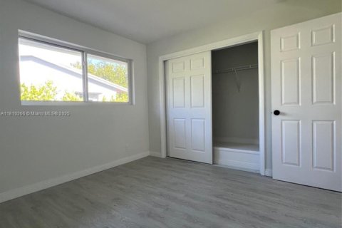 Снять в аренду виллу или дом в Форт-Лодердейл, Флорида 2 спальни, 72.84м2, № 2016086 - фото 8