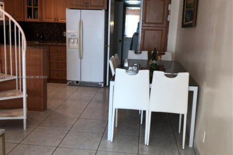 Townhouse in Miami Beach, Florida 1 bedroom, 67.82 sq.m. № 1984824 - photo 3