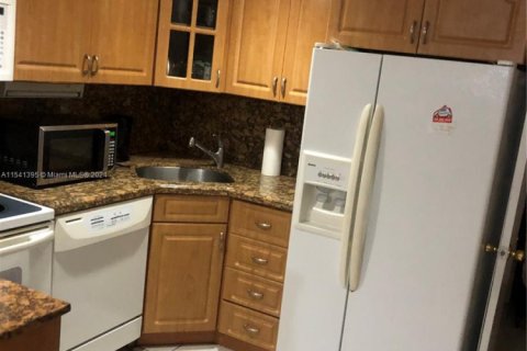 Townhouse in Miami Beach, Florida 1 bedroom, 67.82 sq.m. № 1984824 - photo 8