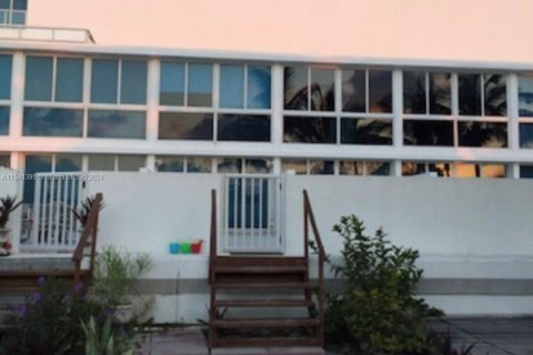 Townhouse in Miami Beach, Florida 1 bedroom, 67.82 sq.m. № 1984824 - photo 10