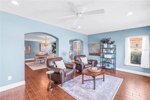 Villa ou maison à vendre à Saint Petersburg, Floride: 4 chambres, 232.16 m2 № 2140619 - photo 13