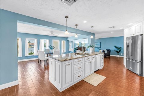 Villa ou maison à vendre à Saint Petersburg, Floride: 4 chambres, 232.16 m2 № 2140619 - photo 22