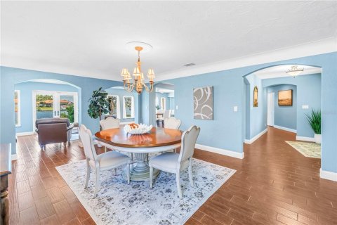 Villa ou maison à vendre à Saint Petersburg, Floride: 4 chambres, 232.16 m2 № 2140619 - photo 11