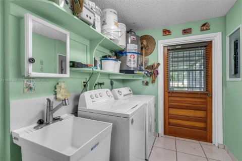 Купить виллу или дом в Майами, Флорида 4 спальни, 193.98м2, № 1990973 - фото 28