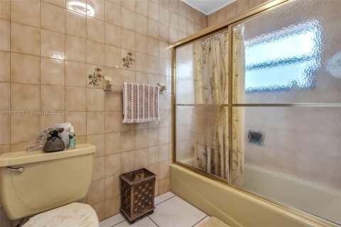 Купить виллу или дом в Майами, Флорида 4 спальни, 193.98м2, № 1990973 - фото 21