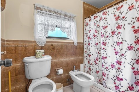 Купить виллу или дом в Майами, Флорида 4 спальни, 193.98м2, № 1990973 - фото 23