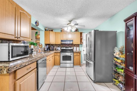 Купить виллу или дом в Майами, Флорида 4 спальни, 193.98м2, № 1990973 - фото 10