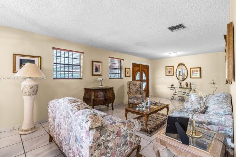 Купить виллу или дом в Майами, Флорида 4 спальни, 193.98м2, № 1990973 - фото 6