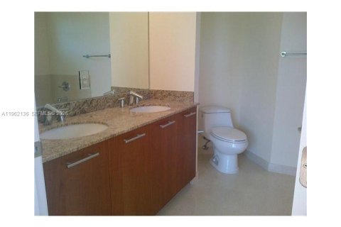 Купить таунхаус в Авентура, Флорида 2 спальни, 162.11м2, № 2023923 - фото 6