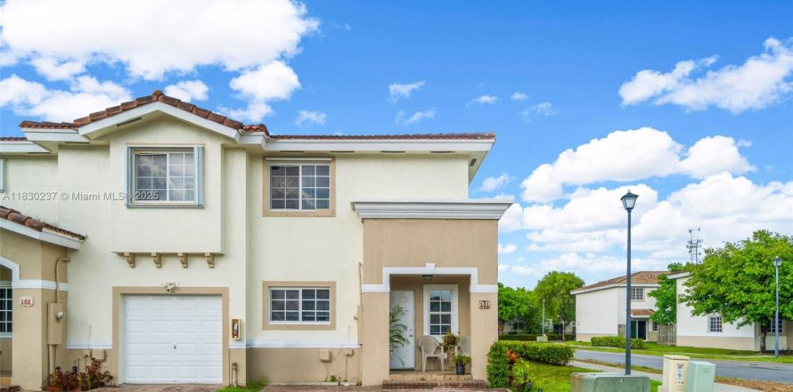 Condominio en Homestead, Florida, 2 dormitorios № 1806270