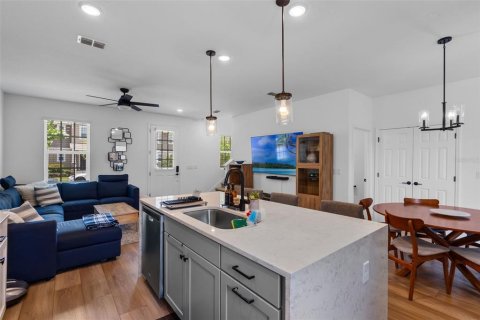 Adosado en venta en Kissimmee, Florida, 3 dormitorios, 152.17 m2 № 1812436 - foto 16