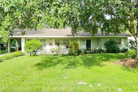 House in Bartow, Florida 2 bedrooms, 141.49 sq.m. № 1919577 - photo 1