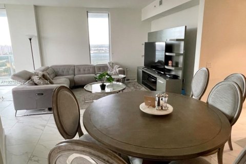 Снять в аренду кондоминиум в Санрайз, Флорида 3 спальни, 120.49м2, № 1987913 - фото 8