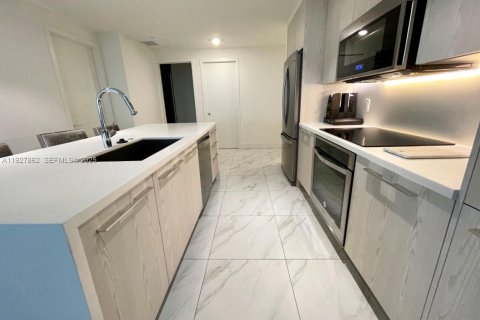 Снять в аренду кондоминиум в Санрайз, Флорида 3 спальни, 120.49м2, № 1987913 - фото 26