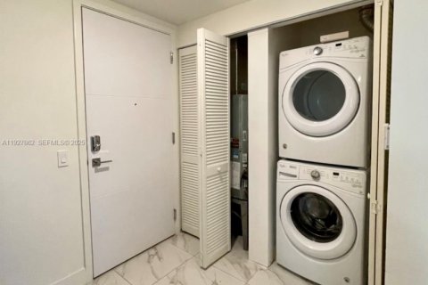 Снять в аренду кондоминиум в Санрайз, Флорида 3 спальни, 120.49м2, № 1987913 - фото 24