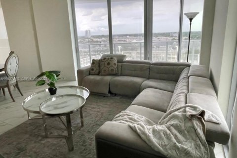 Снять в аренду кондоминиум в Санрайз, Флорида 3 спальни, 120.49м2, № 1987913 - фото 5