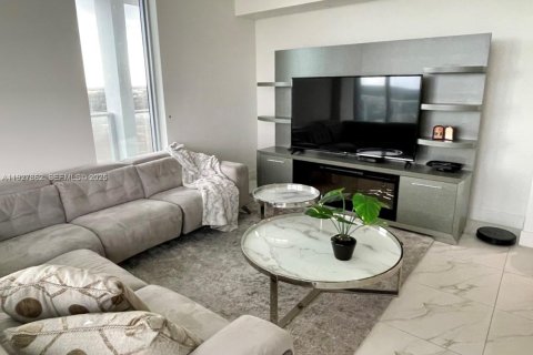 Снять в аренду кондоминиум в Санрайз, Флорида 3 спальни, 120.49м2, № 1987913 - фото 7