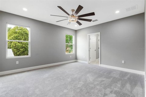 House in Eustis, Florida 4 bedrooms, 209.96 sq.m. № 1640134 - photo 18