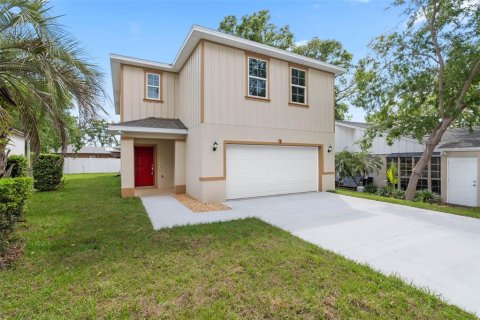 House in Eustis, Florida 4 bedrooms, 209.96 sq.m. № 1640134 - photo 2