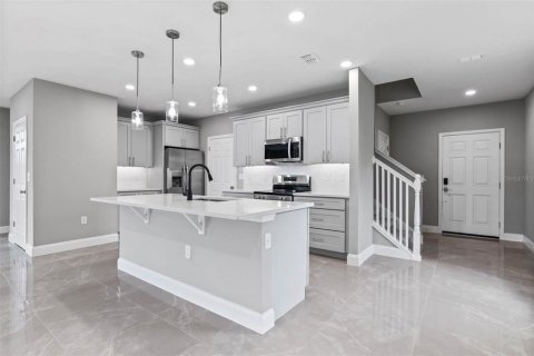 House in Eustis, Florida 4 bedrooms, 209.96 sq.m. № 1640134 - photo 11