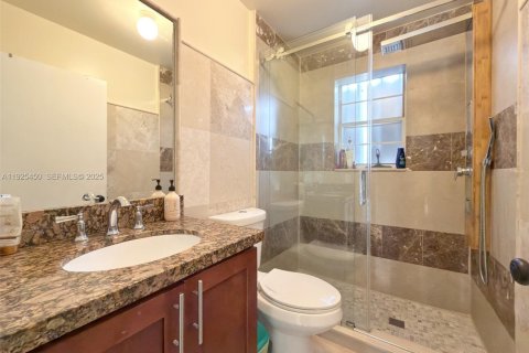 Casa en venta en Miami, Florida, 3 dormitorios, 148.27 m2 № 1984003 - foto 15