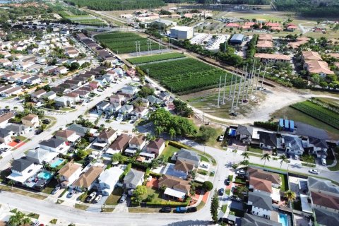 Casa en venta en Miami, Florida, 3 dormitorios, 148.27 m2 № 1984003 - foto 4