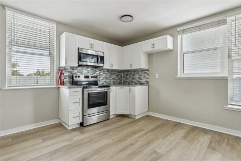 Apartamento en alquiler en Clermont, Florida, 1 dormitorio, 57.13 m2 № 1789185 - foto 9