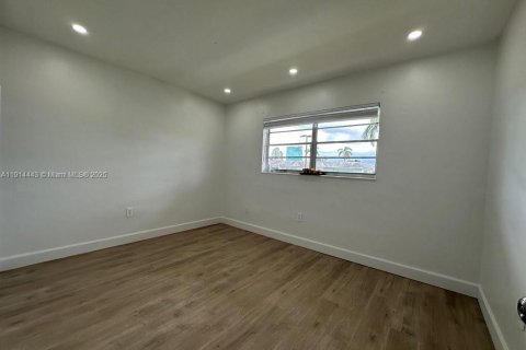 Снять в аренду кондоминиум в Майами, Флорида 2 спальни, 69.68м2, № 1973642 - фото 10