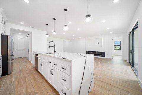Villa ou maison à vendre à Punta Gorda, Floride: 3 chambres, 204.48 m2 № 2408445 - photo 15