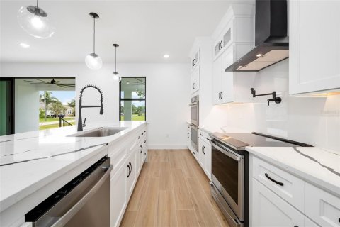 Villa ou maison à vendre à Punta Gorda, Floride: 3 chambres, 204.48 m2 № 2408445 - photo 12