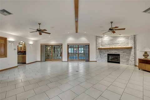 House in New Port Richey, Florida 4 bedrooms, 315.22 sq.m. № 1767976 - photo 24