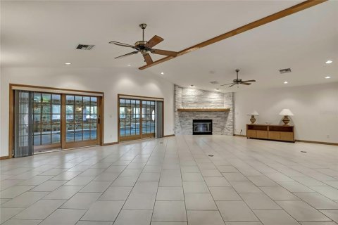 House in New Port Richey, Florida 4 bedrooms, 315.22 sq.m. № 1767976 - photo 27