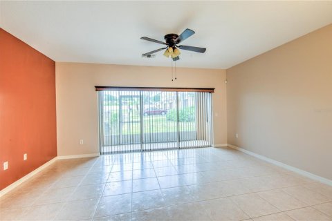 Townhouse in Davenport, Florida 2 bedrooms, 128.02 sq.m. № 2225419 - photo 9