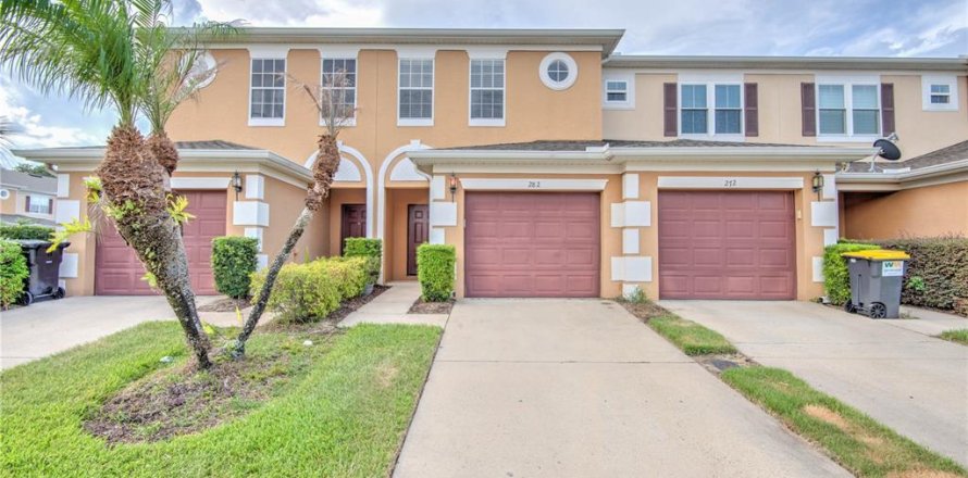 Townhouse in Davenport, Florida 2 bedrooms, 128.02 sq.m. № 2225419