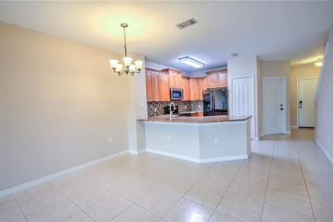 Townhouse in Davenport, Florida 2 bedrooms, 128.02 sq.m. № 2225419 - photo 7
