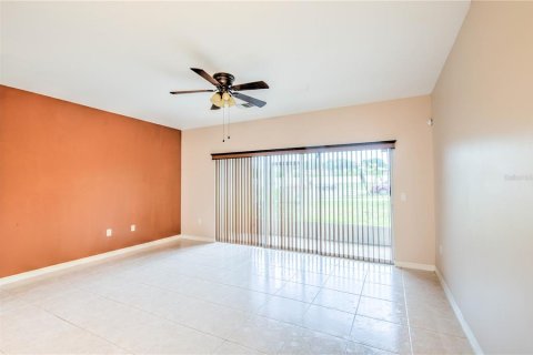 Townhouse in Davenport, Florida 2 bedrooms, 128.02 sq.m. № 2225419 - photo 10