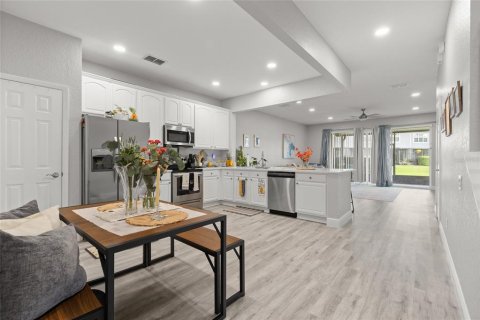 Adosado en alquiler en Orlando, Florida, 3 dormitorios, 163.69 m2 № 2116721 - foto 5