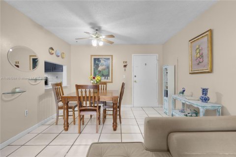 Condo in Miami, Florida, 2 bedrooms  № 1683439 - photo 22