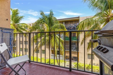 Condo in Miami, Florida, 2 bedrooms  № 1683439 - photo 26