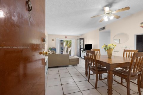 Condo in Miami, Florida, 2 bedrooms  № 1683439 - photo 27