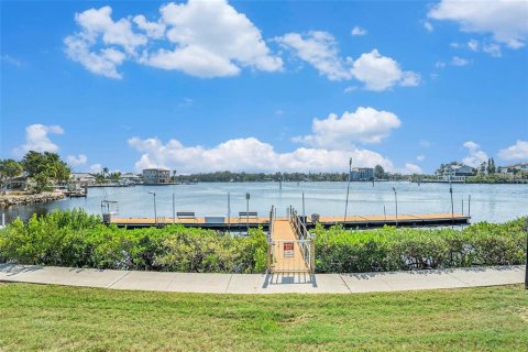 Adosado en venta en Port Richey, Florida, 2 dormitorios, 129.69 m2 № 1540135 - foto 15