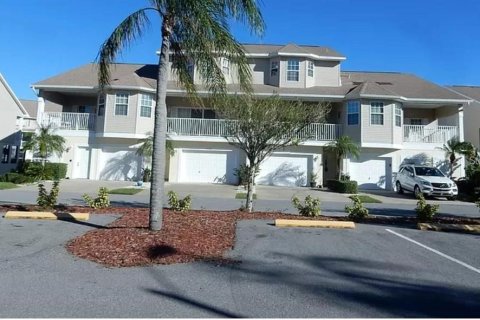 Adosado en venta en Port Richey, Florida, 2 dormitorios, 129.69 m2 № 1540135 - foto 1